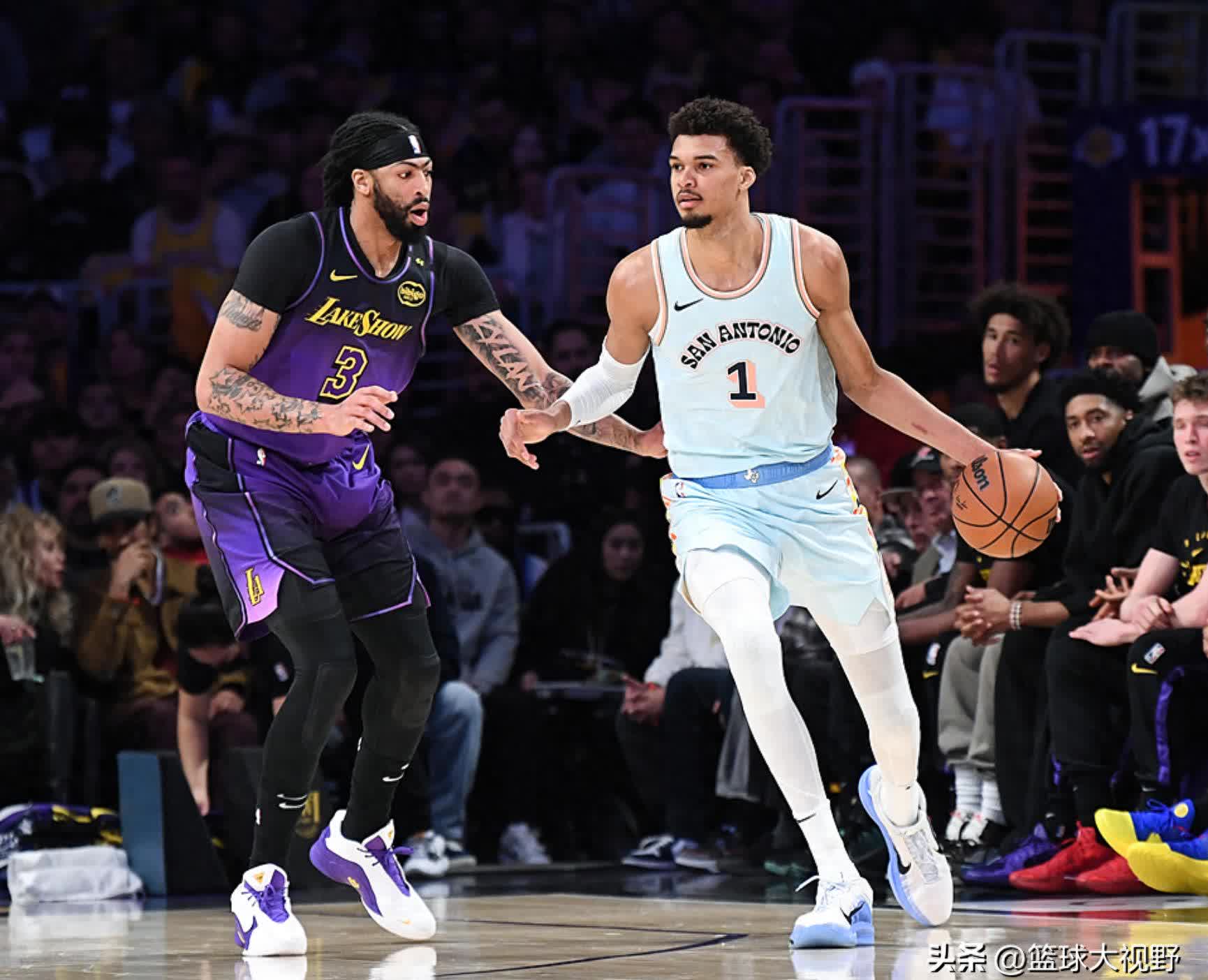 湖人主场大胜马刺，詹姆斯贡献全场最佳分的简单介绍