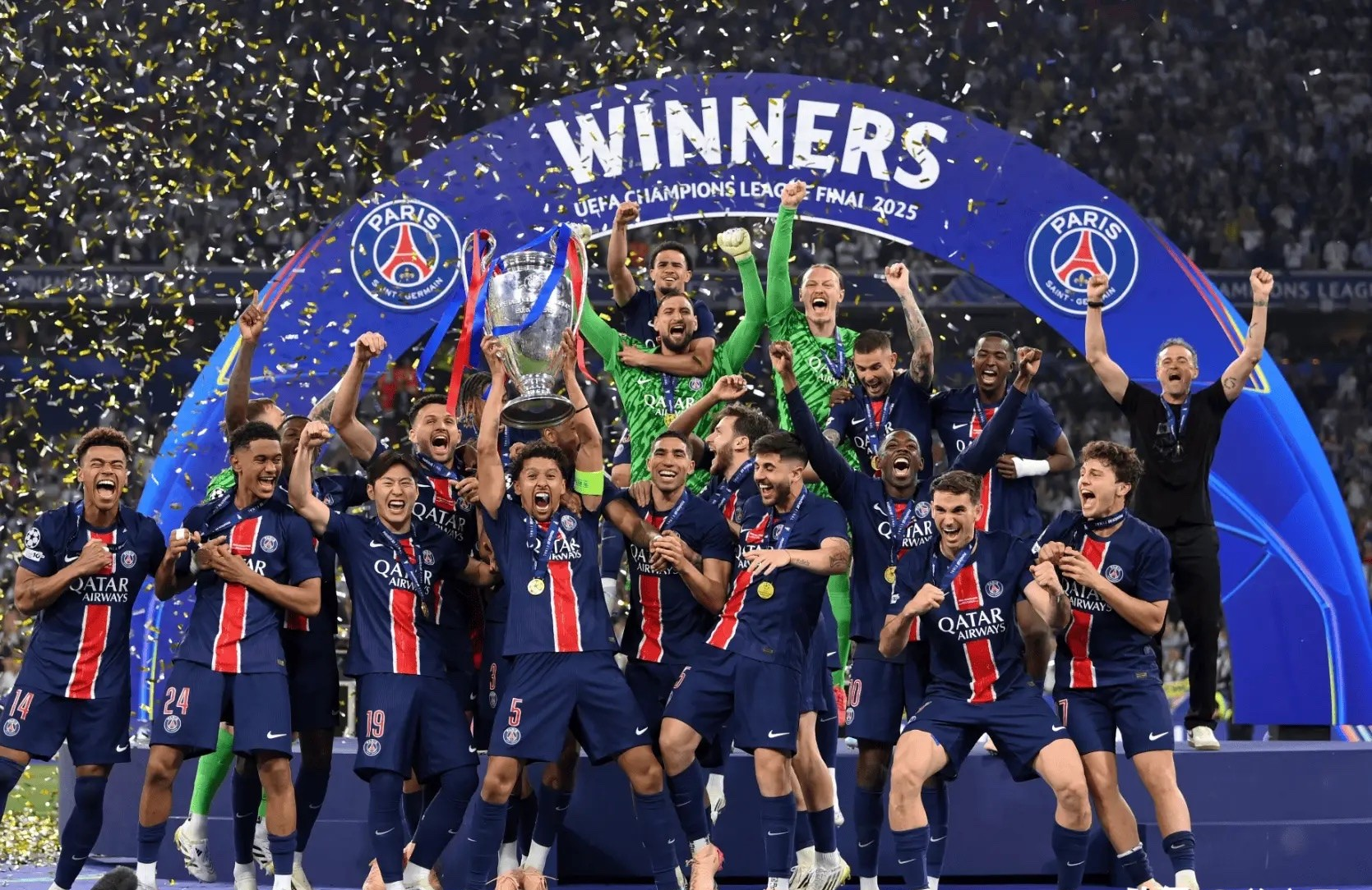 法国队领先优势明显,俄罗斯难以抵挡 法国队领先优势明显,俄罗斯难以抵挡