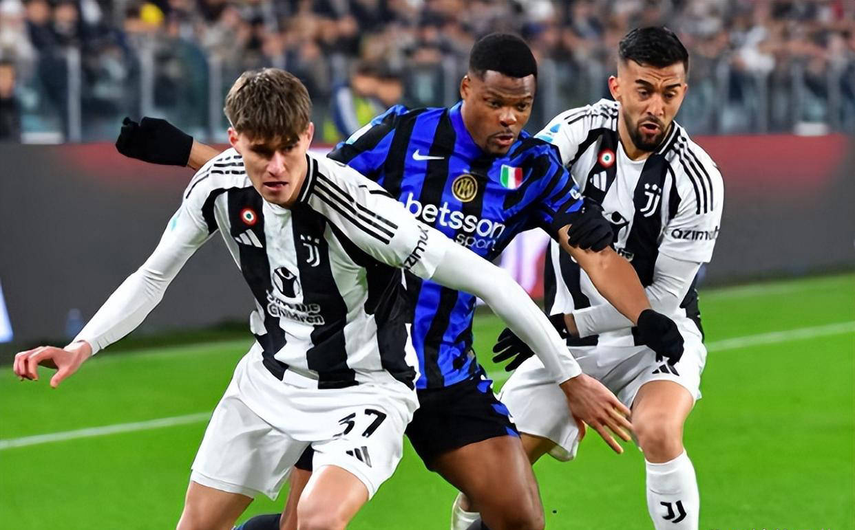 尤文图斯战胜AC米兰,稳住联赛前四位置 尤文图斯战胜AC米兰,稳住联赛前四位置