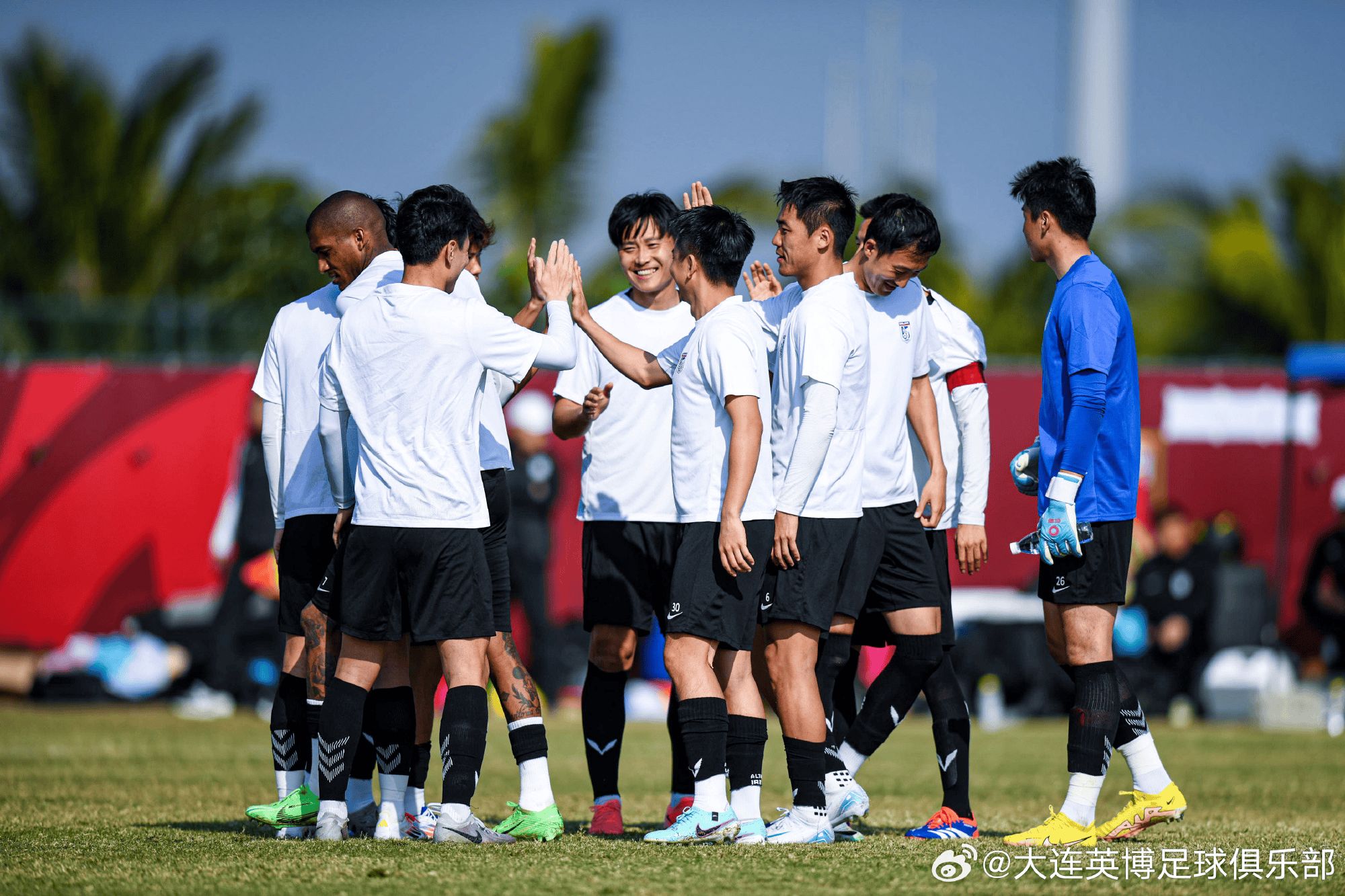 热身赛大获全胜：实力雄厚，无往不胜