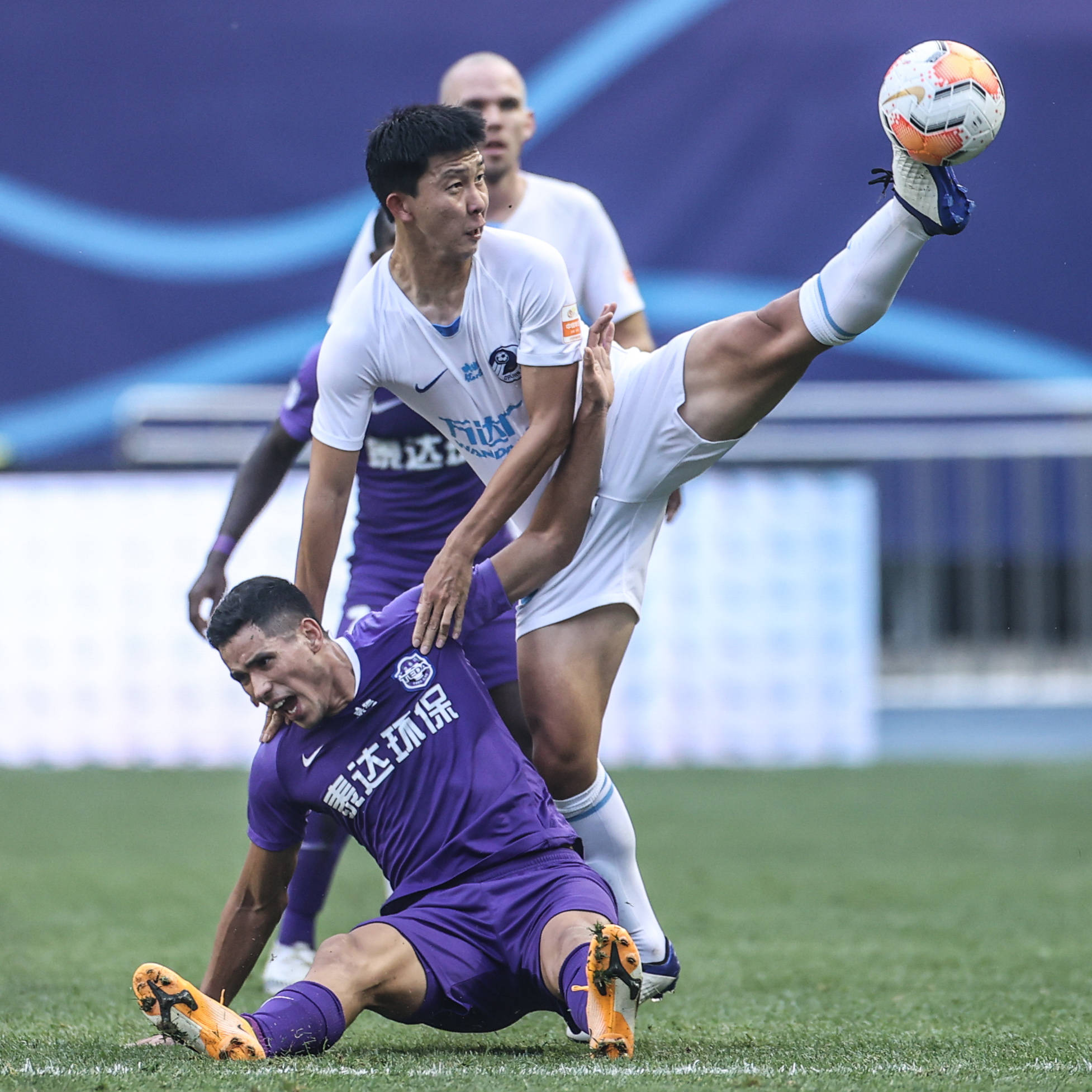 od体育在线登录-天津泰达主场作战赢球,球迷欢呼雀跃的简单介绍