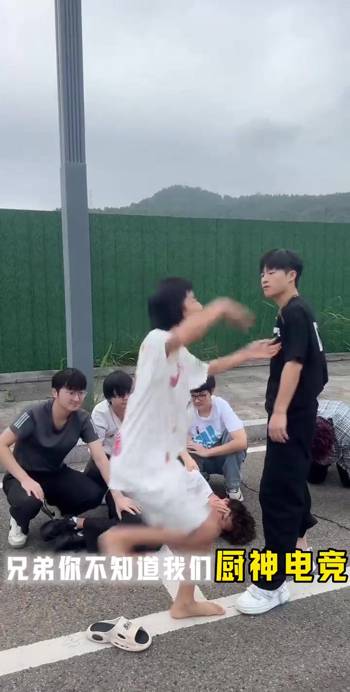 od体育vip注册-惊险刺激!队员们的搏击之旅