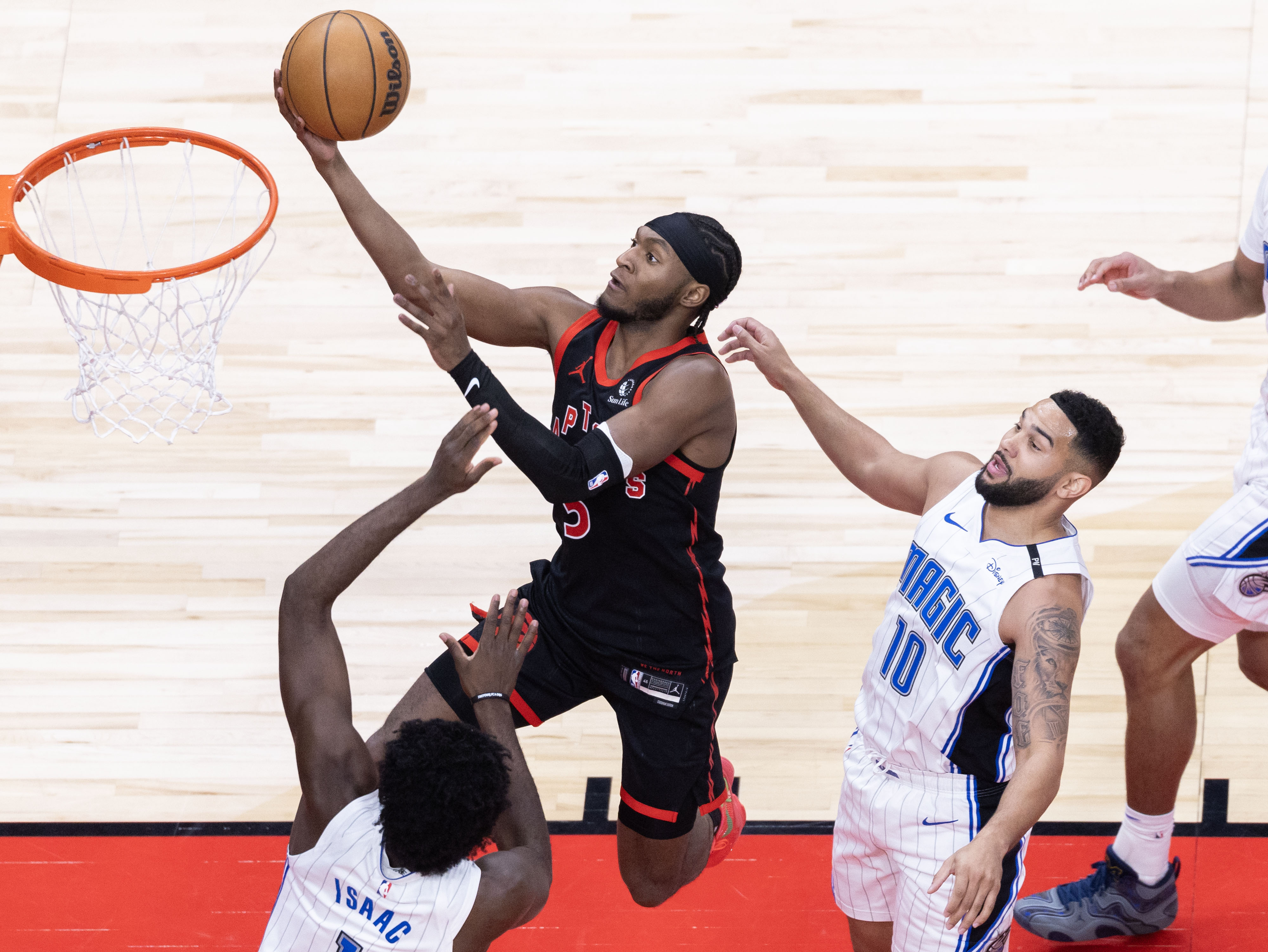 纷争瞬间,篮球场上掀起风暴 纷争瞬间,篮球场上掀起风暴